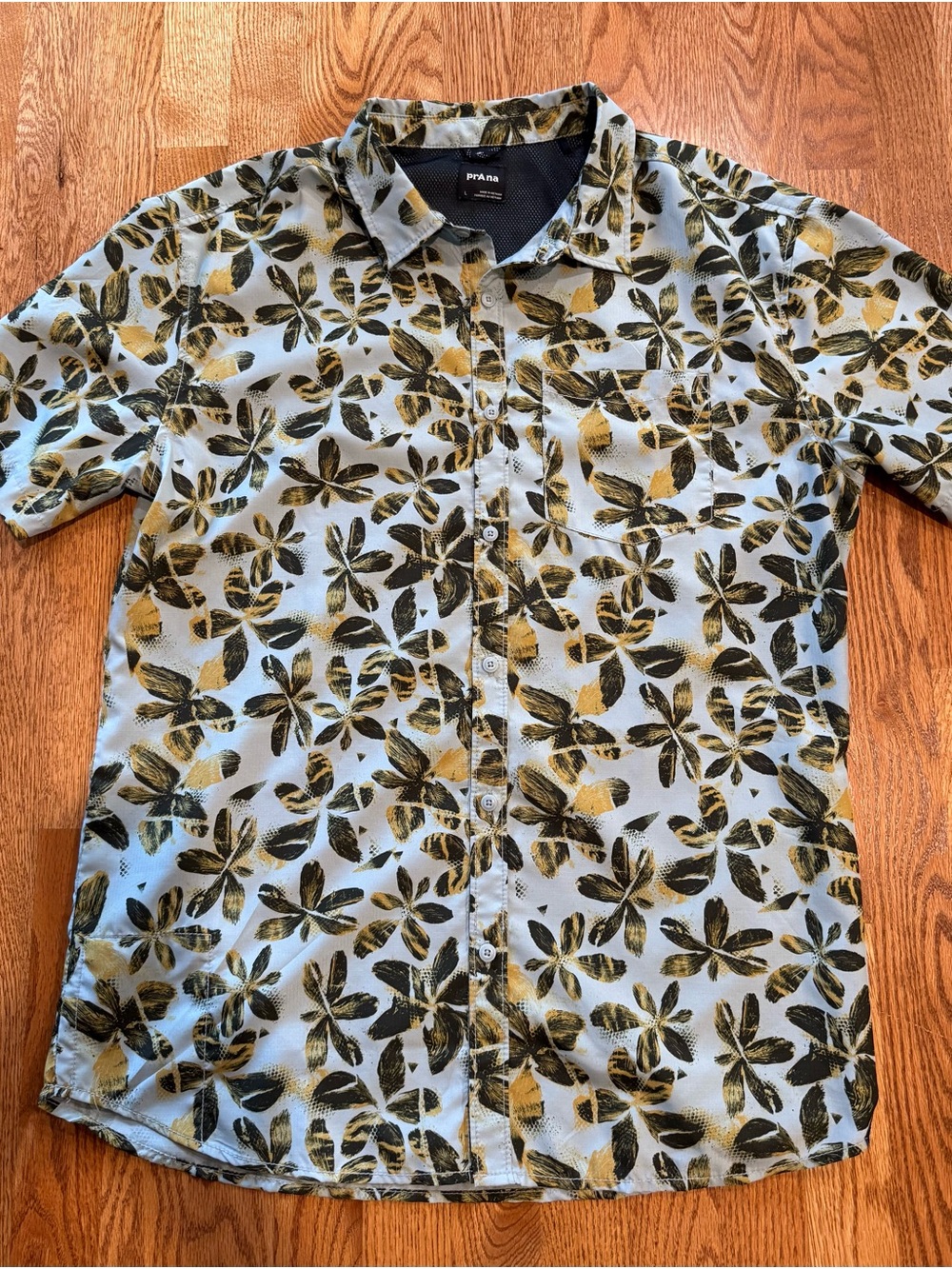 prAna Lost Sol Printed Men's Short Sleeve Button Up — Sz L